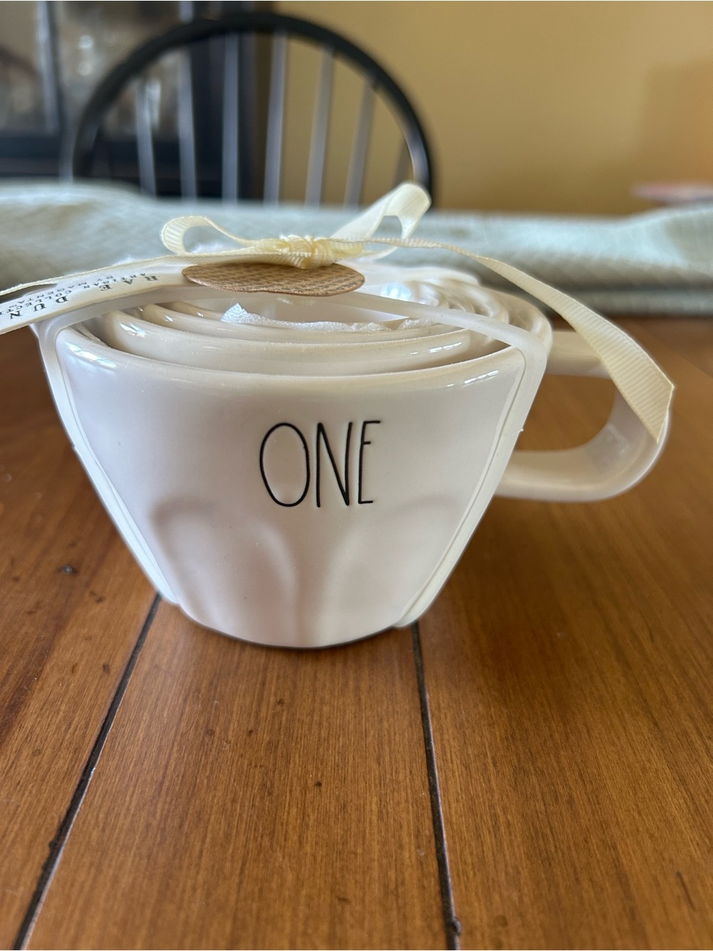 Rae Dunn measuring cups with handle